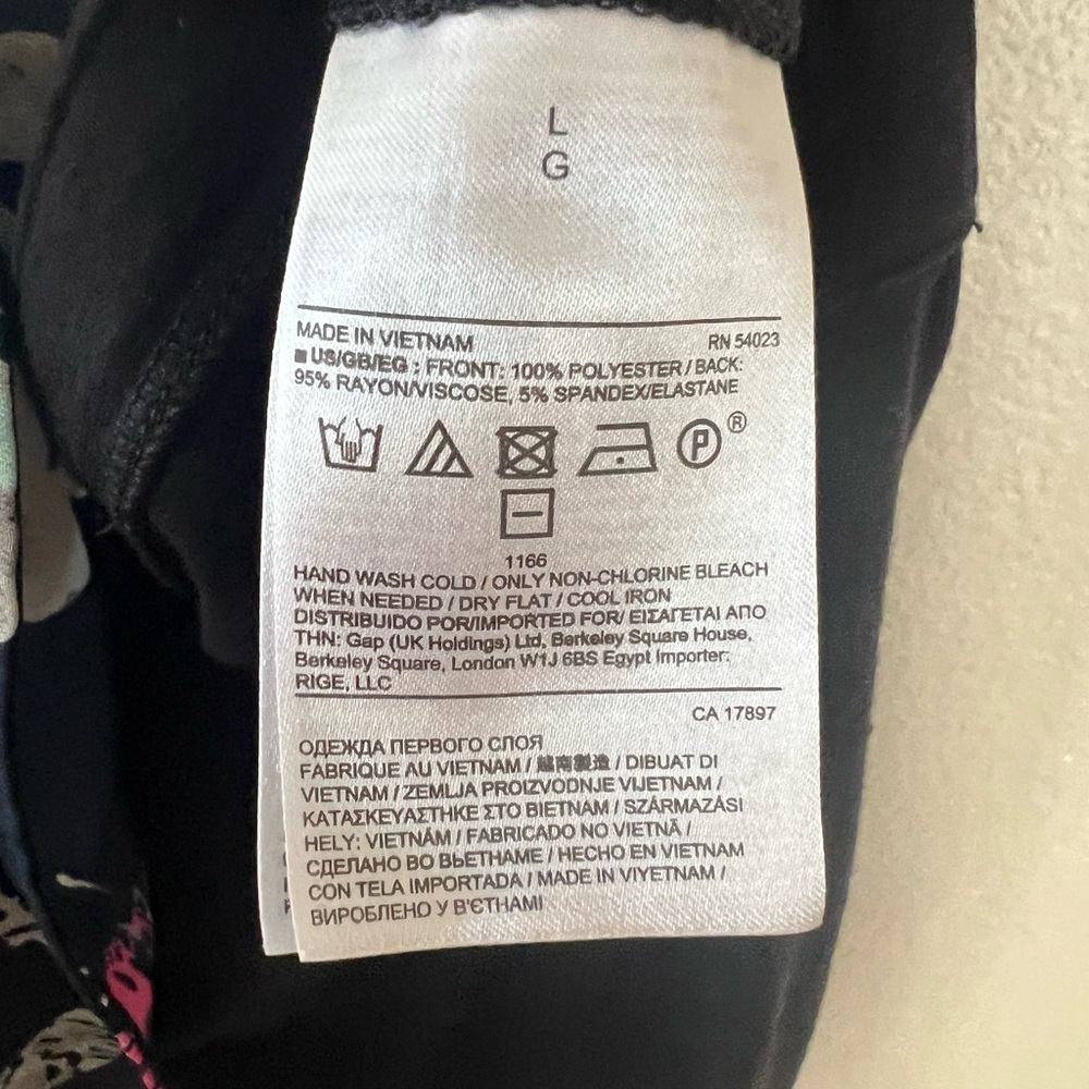 Banana Republic Sleeveless Shirt - Picture 5 of 6
